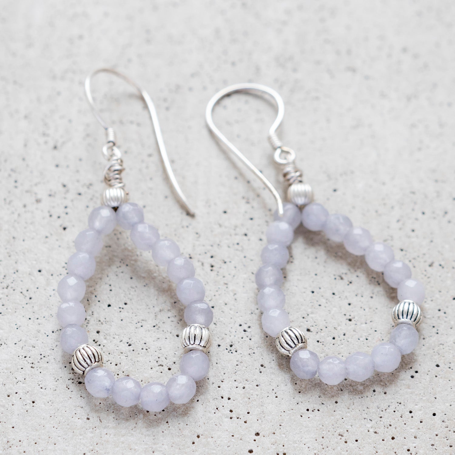 Labradoriitti korvikset hopeisilla korunosilla