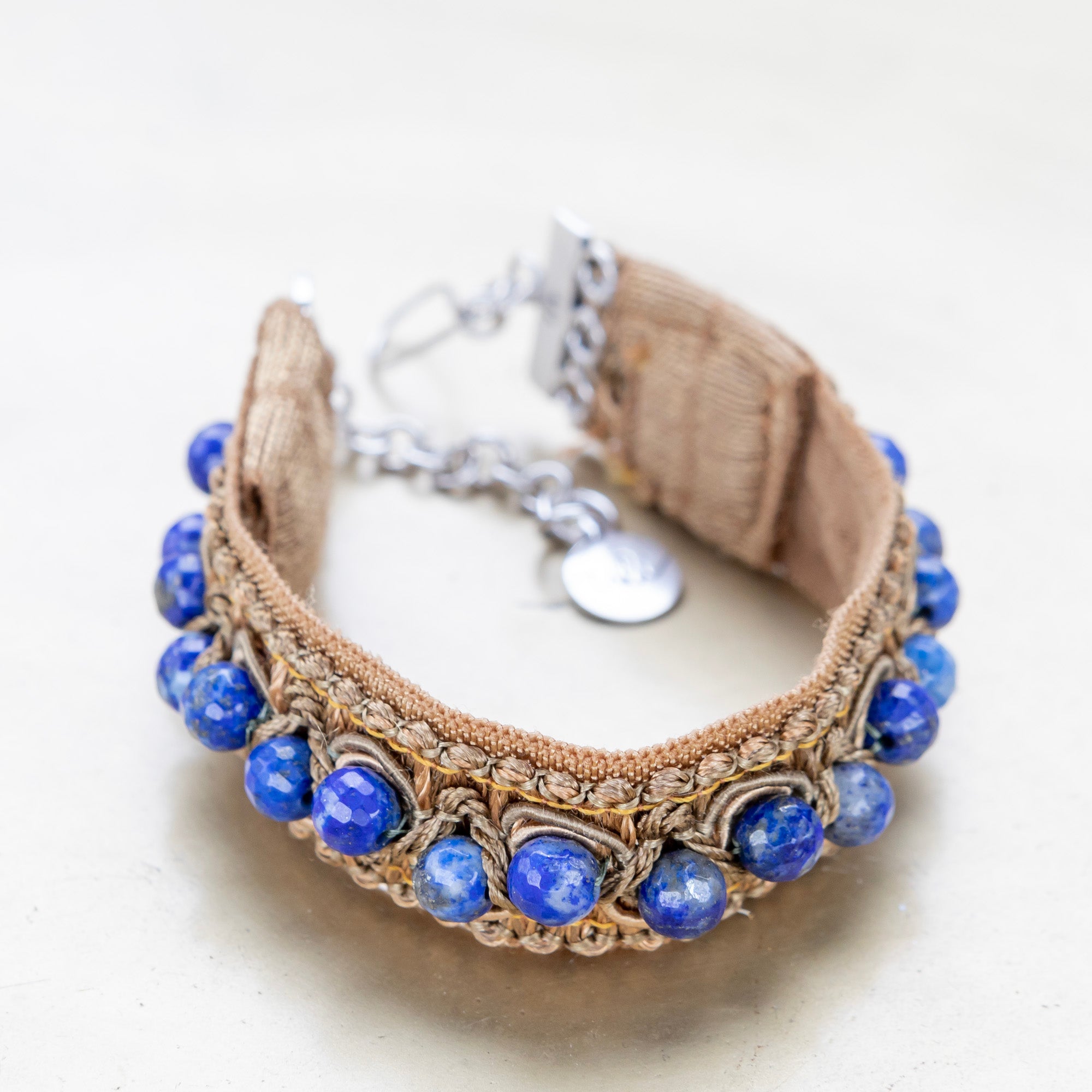 Rannepanta lapis latsuli kivillä - Uli Design