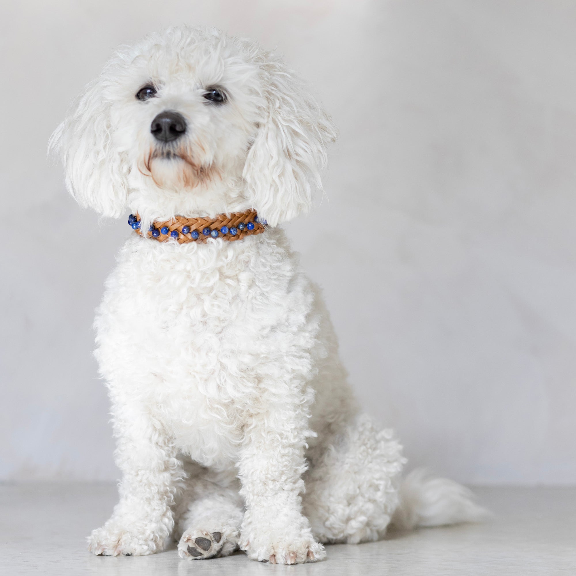 Nahkapanta lapislatsuli kivillä - Uli Design