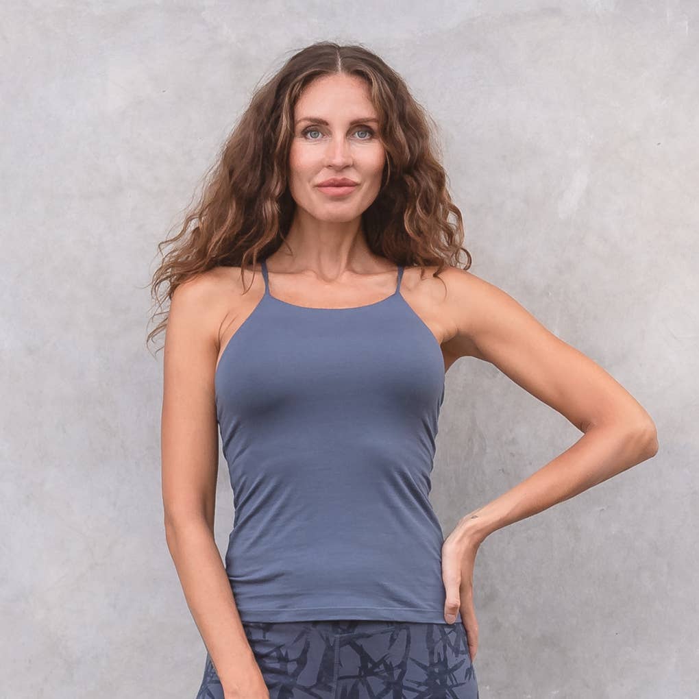 Sporttinen toppi, neljään suuntaan joustava kangas