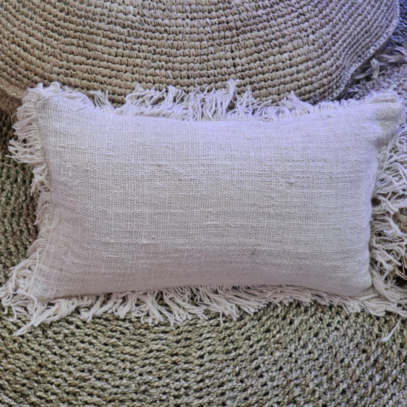 Hapsureunainen pellavatyynyliina 30 x 50 cm