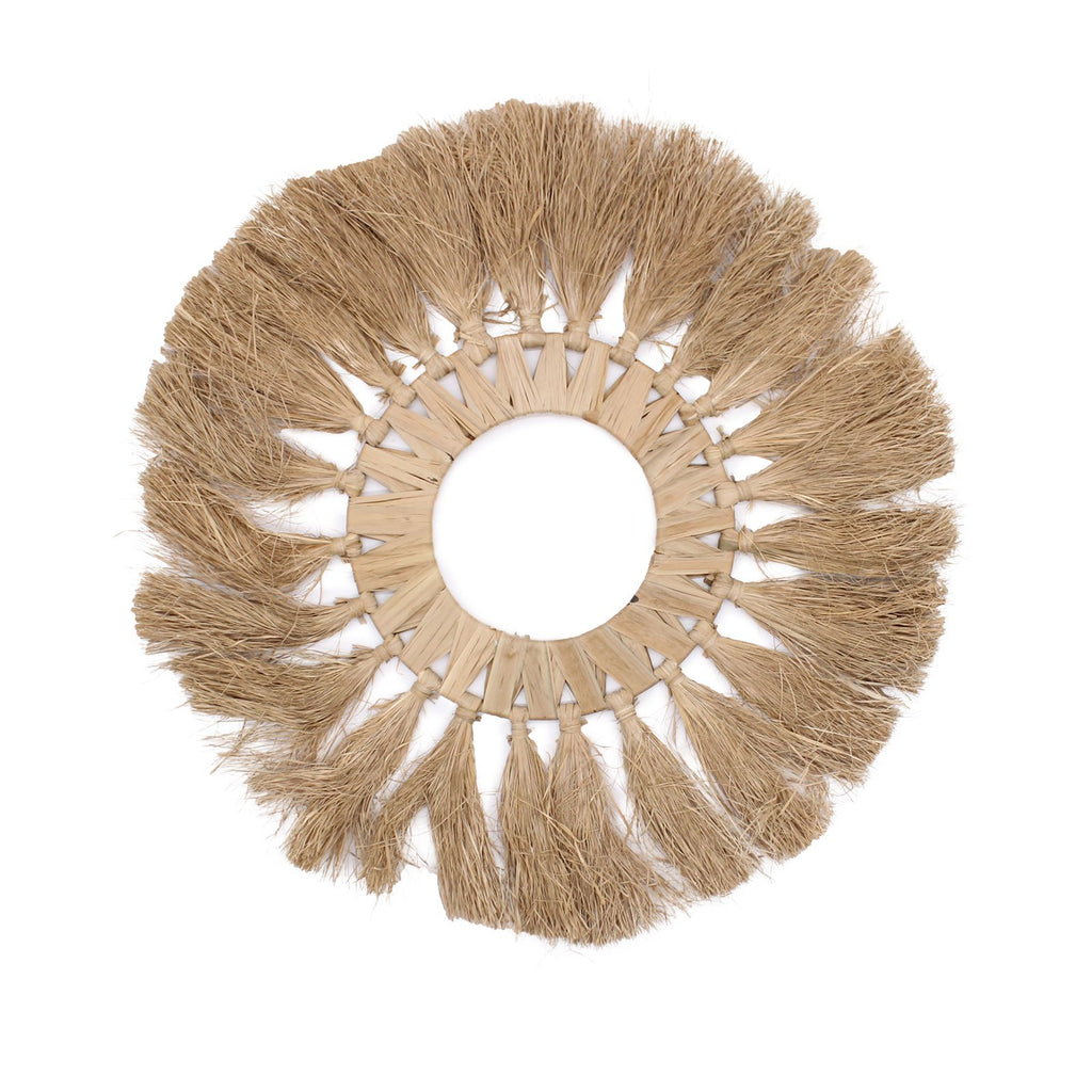 Kuuden luonnonmukaisen seinäkoristeen setti