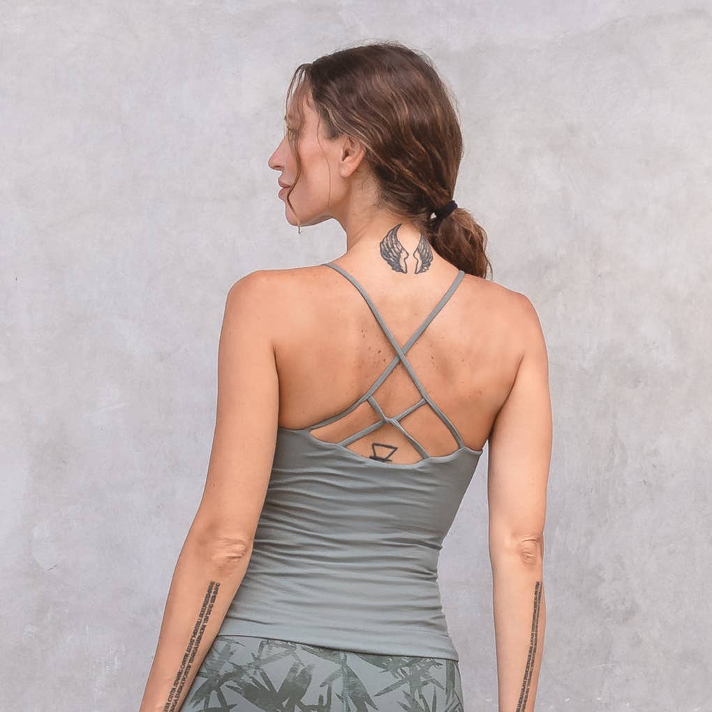 Sporttinen toppi, neljään suuntaan joustava kangas